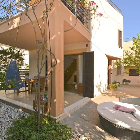 Chalet Amparo Luca